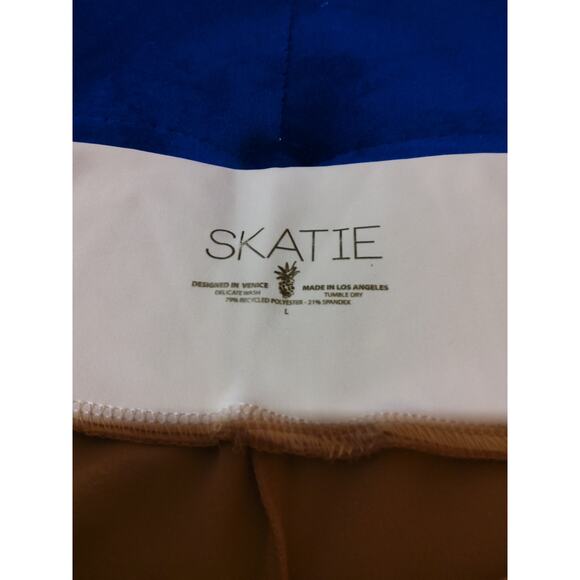 New Skatie Biker Cut Shorts Buttercup Size  L athletic gym casual Deigned Venice - Picture 6 of 9
